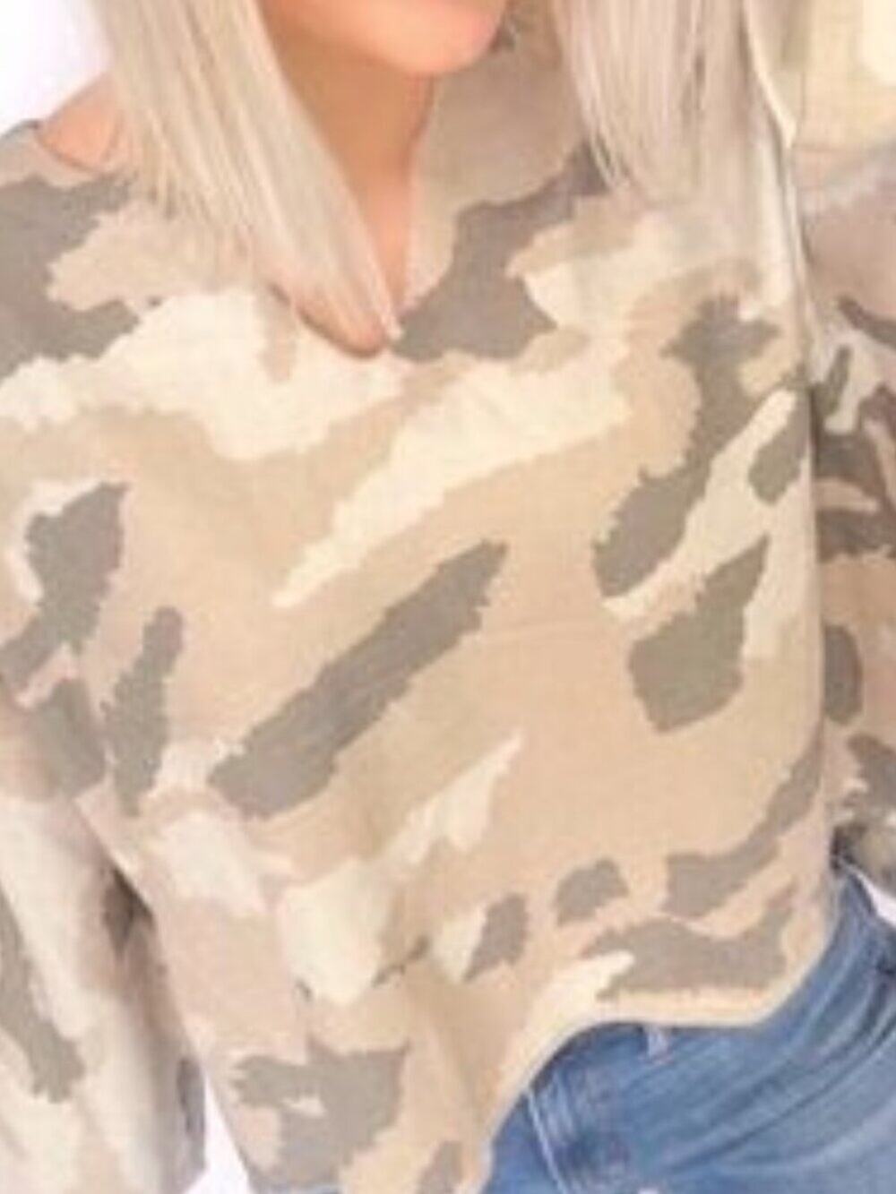 POL Sweater Over Sized Flare Sleeve Camo Women's Medium